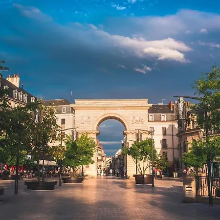 Le Coiiin Vintage - Familial - Hypercentre - Charme - Rent Immo Dijon